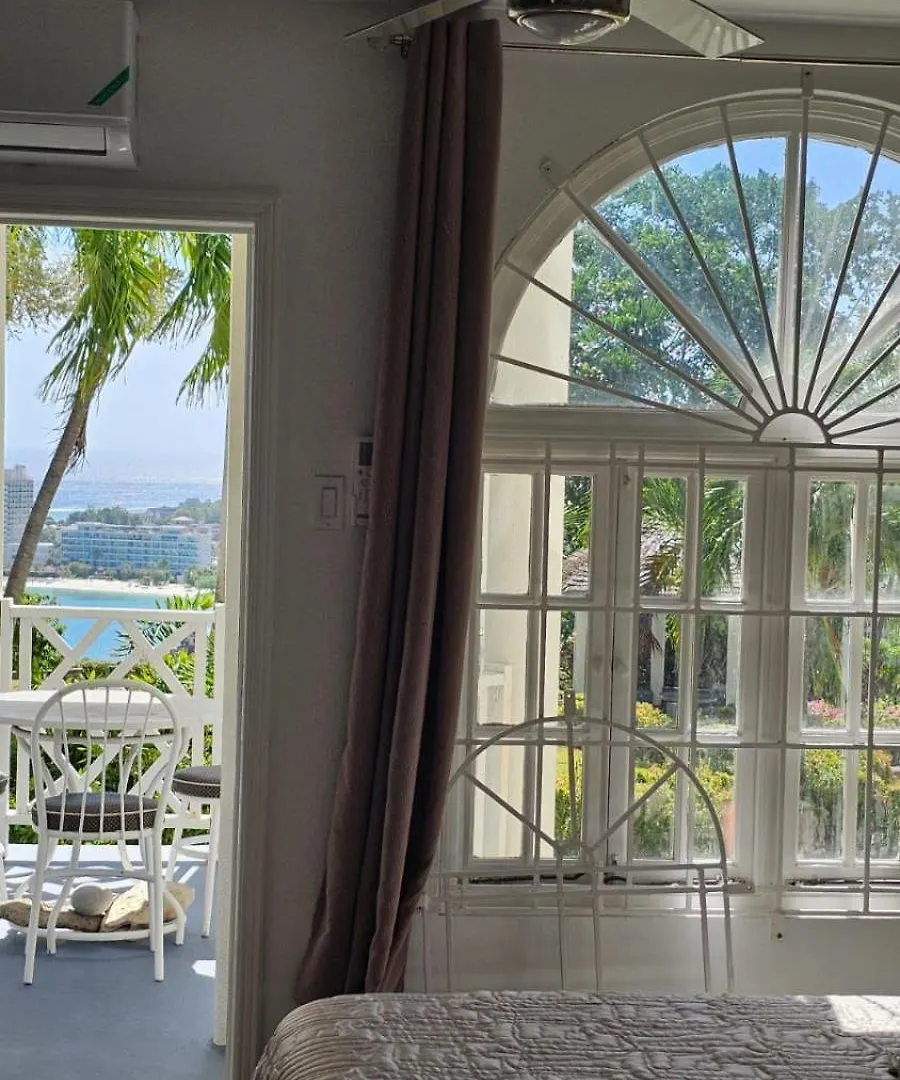 Tropical Escape Studio - 5 Min Walk To Ochi Beach & Nearby Hotspots Очо-Риос 0*,  Ямайка