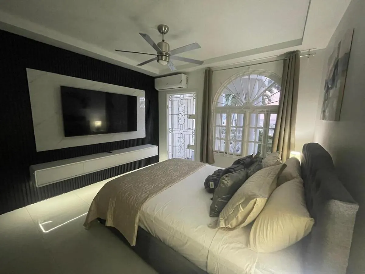 Апартаменты Tropical Escape Studio - 5 Min Walk To Ochi Beach & Nearby Hotspots Очо-Риос Ямайка