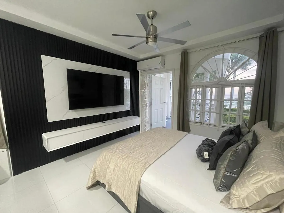 Tropical Escape Studio - 5 Min Walk To Ochi Beach & Nearby Hotspots Очо-Риос 0*,